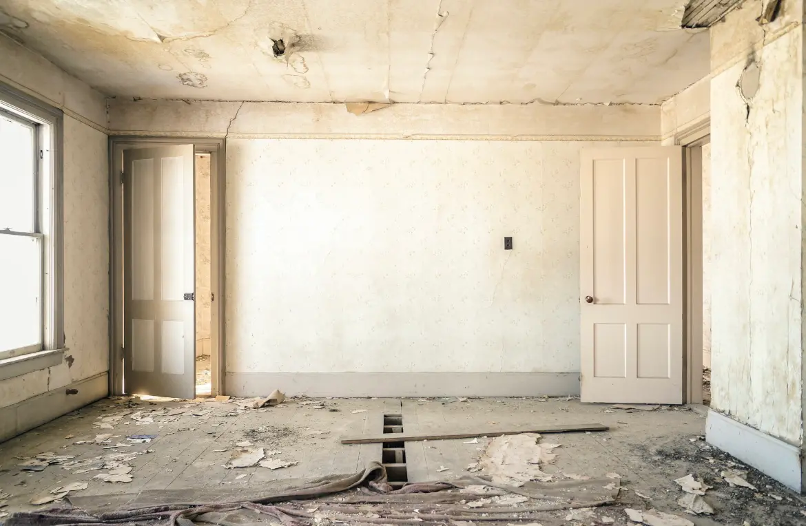 Waste disposal crew managing a cleanout project in Scott City